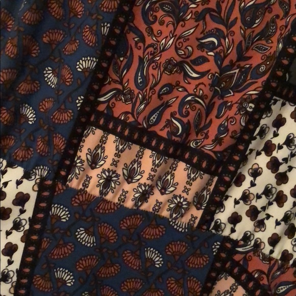 Agnes and Dora Angelou Dress with Pockets - Picture 3 of 3